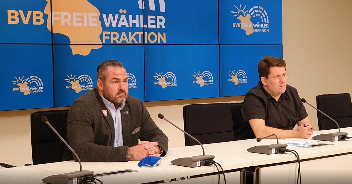 Pressekonferenz mit Carsten Stahl und Péter Vida