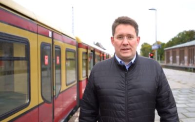 Unterschriften für 10-Minuten-Takt in Bernau übergeben